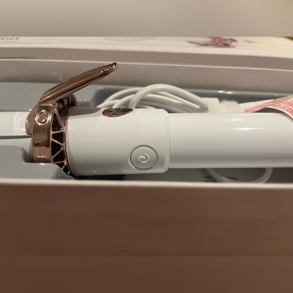 NWOT | T3 TWRL Auto-Rotating curling iron - 1.25” - Picture 7 of 9